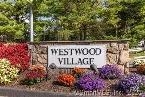 55 Mill Plain Rd #30-11, Danbury, CT 06811