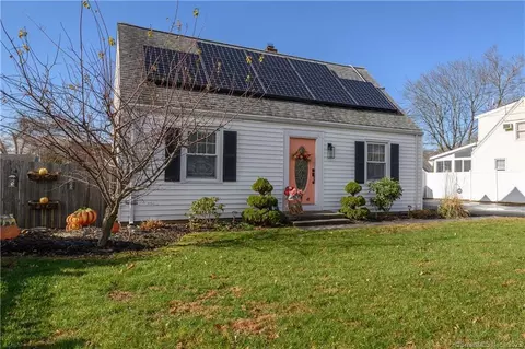 47 Glenmoor Dr, East Haven, CT 06512