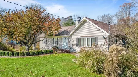3 Middle River Rd, Danbury, CT 06811