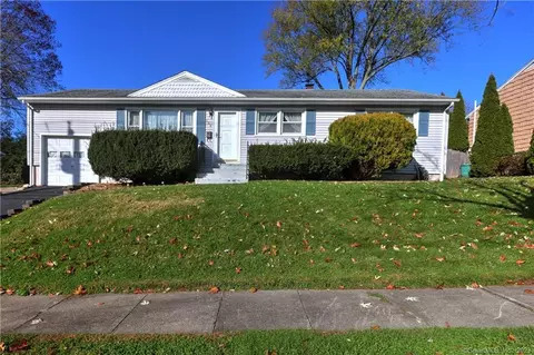 284 Rockland Ave, Stratford, CT 06614