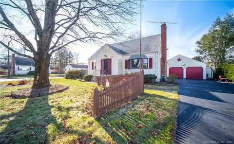 3 Forest Ln, East Hartford, CT 06118