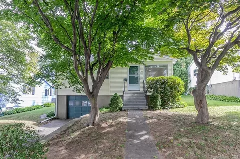48 Rena Pl, Fairfield, CT 06825