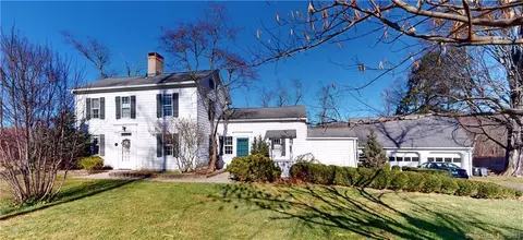 221 Ichabod Rd, Southbury, CT 06488
