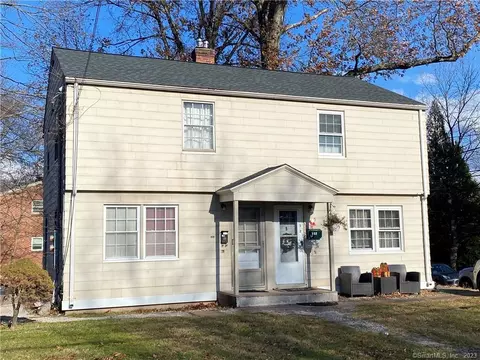 102-104 Elmhurst St, West Hartford, CT 06110
