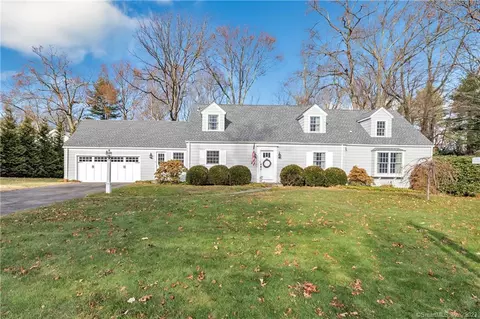 200 River Valley Rd, Stratford, CT 06614