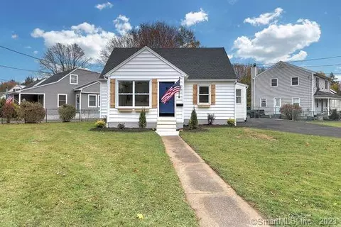 242 Meadowside Rd, Milford, CT 06460