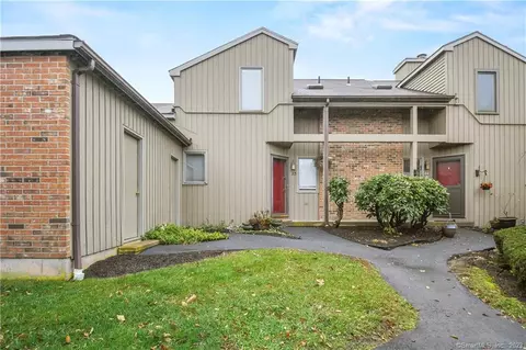 25 Far View Cmns #25, Southbury, CT 06488