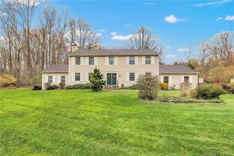 82 North St, Shelton, CT 06484