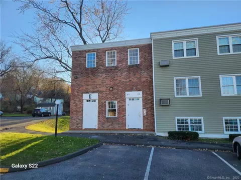 5 Woodside Ave #E52, Danbury, CT 06810