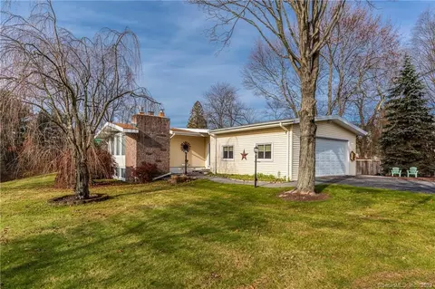 37 Pulaski Hwy, Ansonia, CT 06401