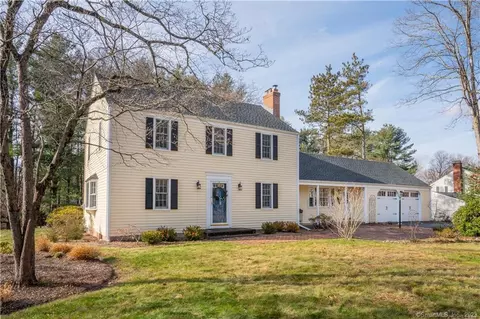 9 Johnny Cake Ln, Glastonbury, CT 06033