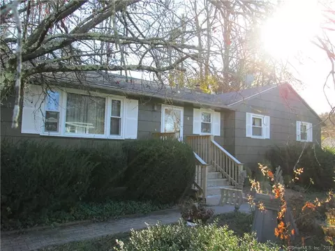 6 Sheffield Ln, Naugatuck, CT 06770