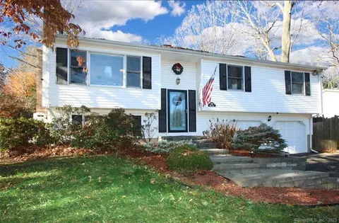 1081 King Rd, Cheshire, CT 06410