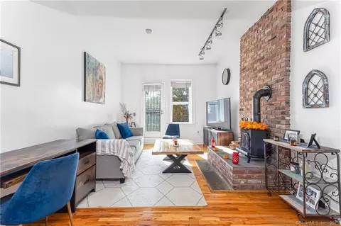 118 Washington St #207, Norwalk, CT 06854