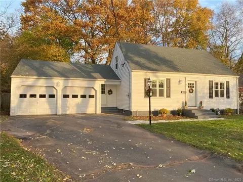 35 Blue Hills Ave, Hamden, CT 06514