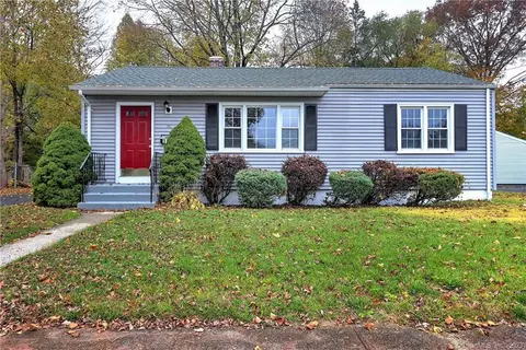 116 Twin Brook Rd, Hamden, CT 06514