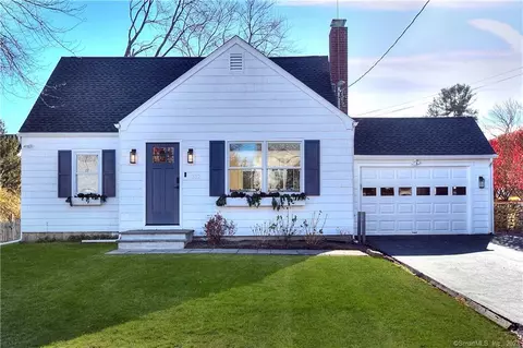332 South St, Fairfield, CT 06824