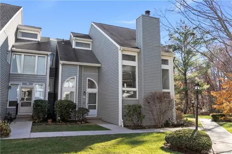172 Turtle Bay Dr #172, Branford, CT 06405