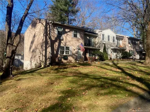 15 Surrey Ln #15, Torrington, CT 06790