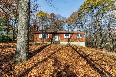 91 Mohegan Rd, Shelton, CT 06484