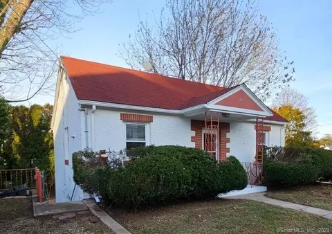257 Jefferson Ave, New London, CT 06320