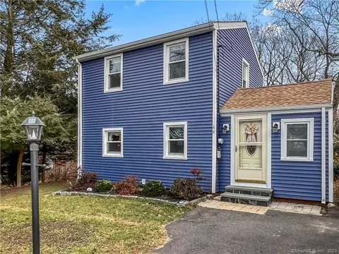 64 Oronoque Trl, Shelton, CT 06484