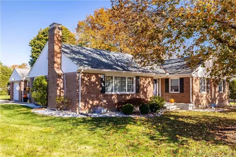 6 Dennis Dr, New Britain, CT 06053