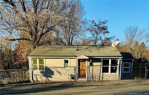 75 Brookview Ave, Waterbury, CT 06706