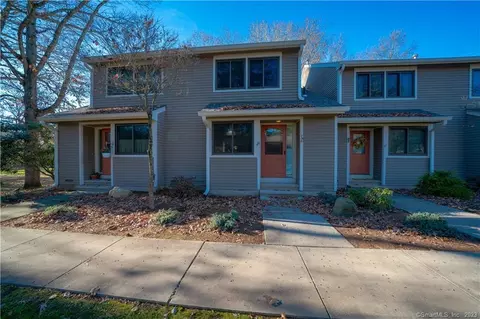 49 Pequot Dr #49, Rocky Hill, CT 06067