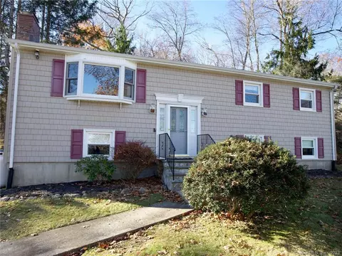 23 Dick Finn Rd, New Fairfield, CT 06812