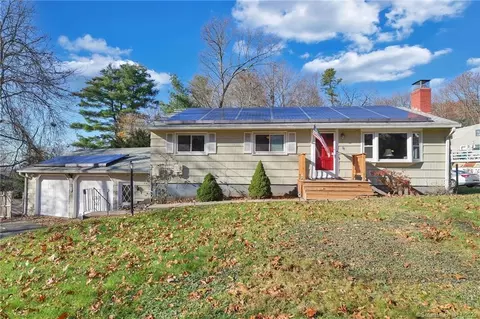 53 Indian Dr, Manchester, CT 06042