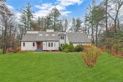 1562 Hopmeadow St, Simsbury, CT 06070