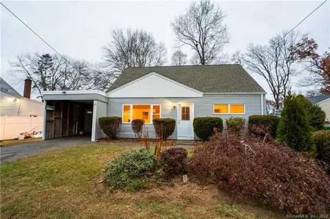 84 Burke St, East Hartford, CT 06118