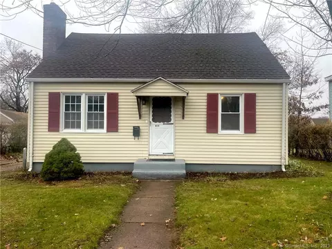 813 Center St, Manchester, CT 06040