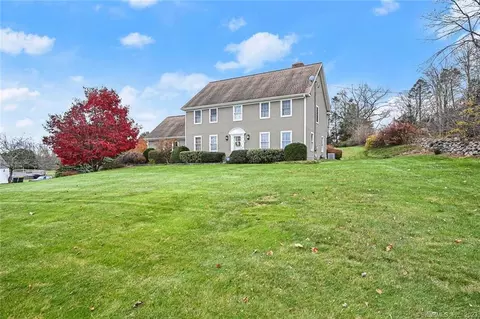 2 Deer Run Dr, Seymour, CT 06483