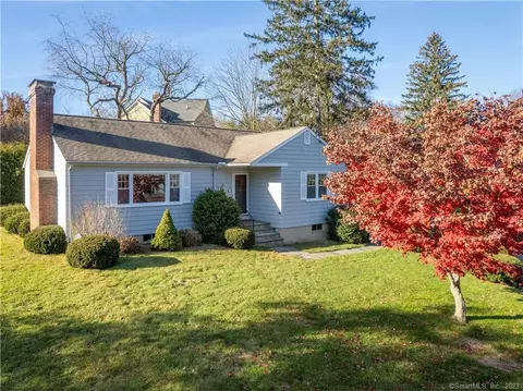 5 Saviano Ln, Westport, CT 06880