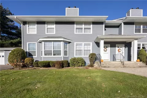 1002 Winslow Dr #1002, Watertown, CT 06795