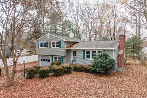 14 Van Tassel Dr, Ledyard, CT 06335