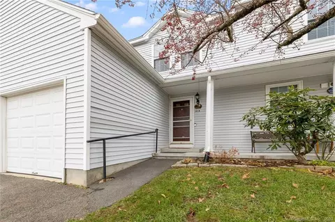10 Jamie Ln #B, Manchester, CT 06042