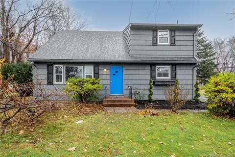55 Ridgewood Dr, Vernon, CT 06066
