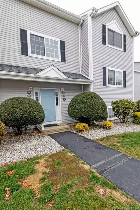 310 Boston Post Rd #40, Waterford, CT 06385