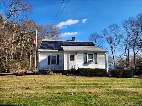 450 Pumpkin Hill Rd, Ledyard, CT 06339
