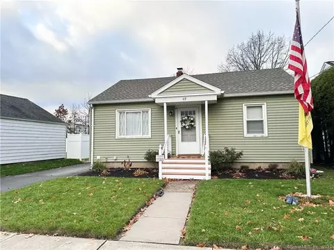 49 Winter St, Plainville, CT 06062