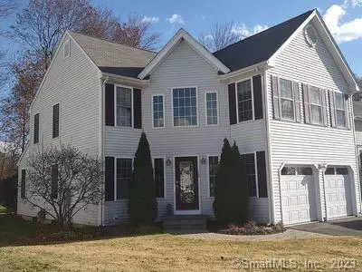 72 Schoolhouse Lndg #72, East Granby, CT 06026