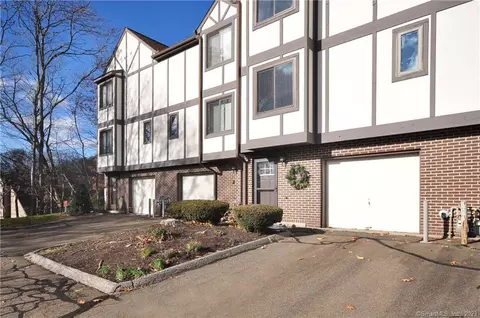 204 New Haven Ave #5C, Derby, CT 06418