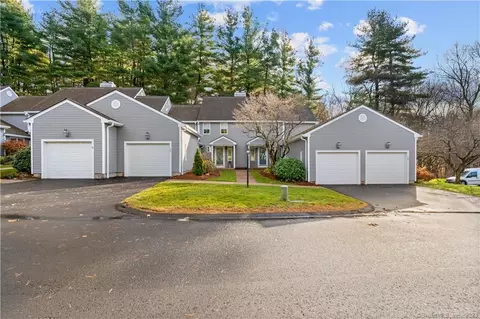 12 Suffolk Rd #12, Glastonbury, CT 06033