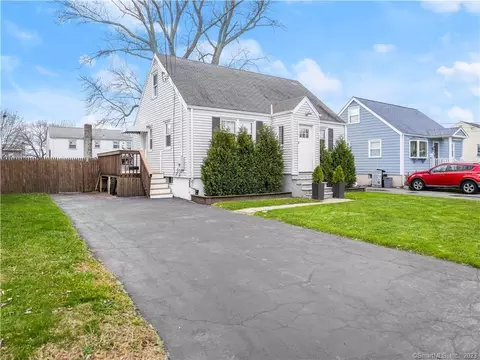 79 Magnolia Ave, Norwalk, CT 06850