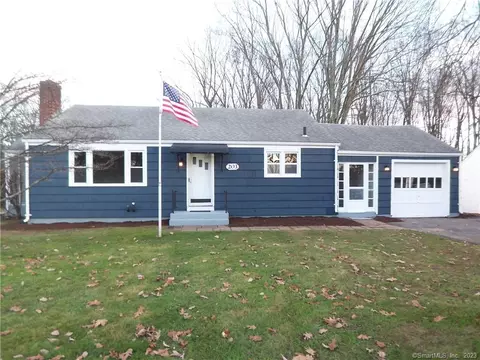 203 Vernon St, Manchester, CT 06040