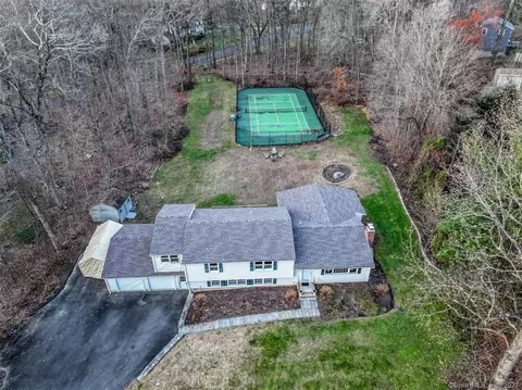 58 Bug Hill Rd, Monroe, CT 06468