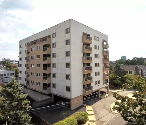 1633 Washington Blvd #2F, Stamford, CT 06902